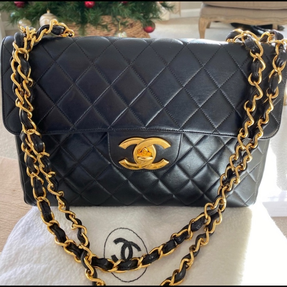 Chanel Vintage Jumbo black w/24k gold hardware